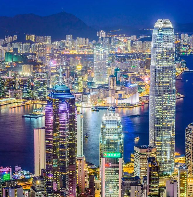 Cảnh nào trong phim truyền hình không giống với cuộc sống thực ở Hồng Kông?